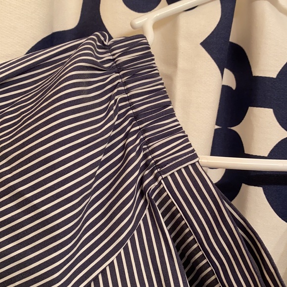 NWT Off the shoulder top - Picture 3 of 3